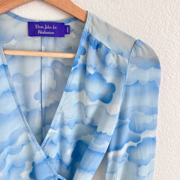 REALISATION PAR blue cloud print silk wrap top / size XXS - Picture 6 of 7